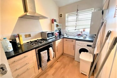 1 bed flat, Oak Tree Lane, Selly Oak, Birmingham, B296HX - Image 2